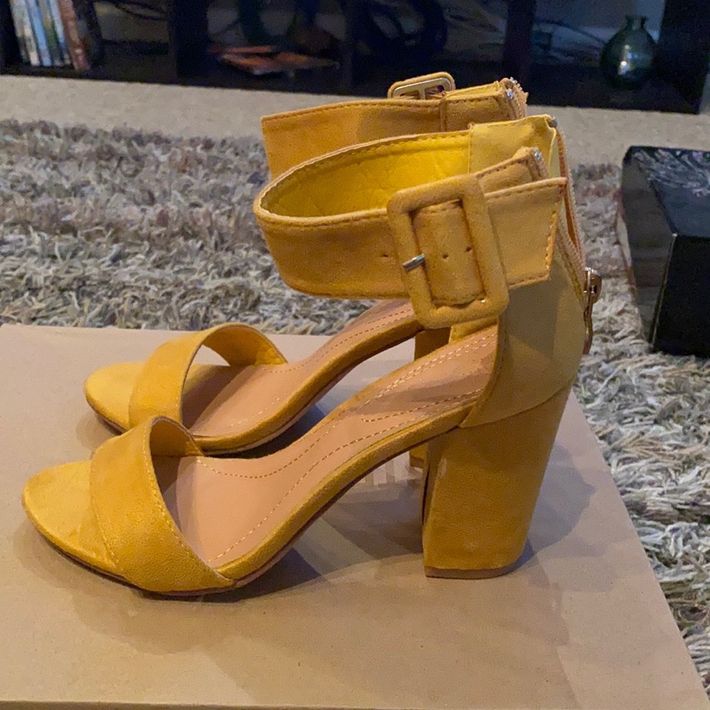 Open toe block heels